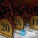 Numerki z czarnej plexi i złotego laminatu grawerskiego